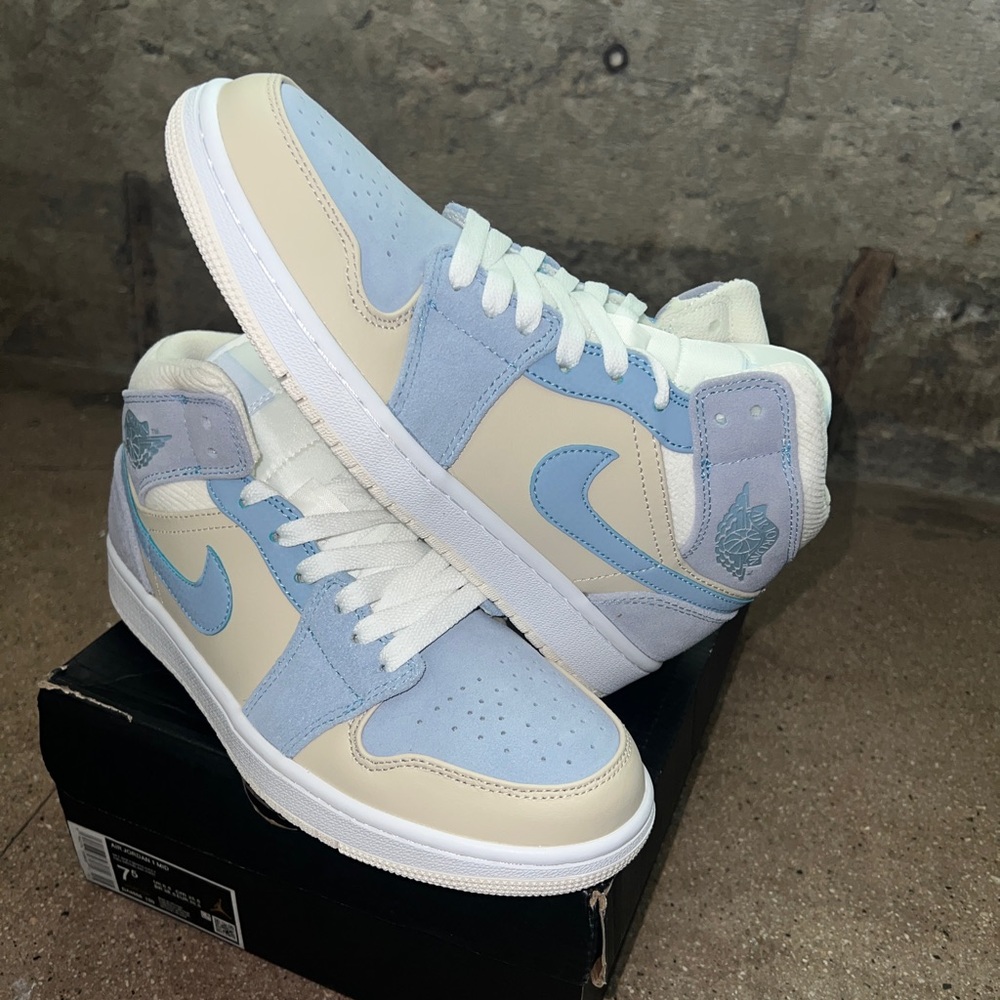 Air Jordan 1 Mid Mixed Textures Blue (Size 7.5 Men / 9 Women) (New)